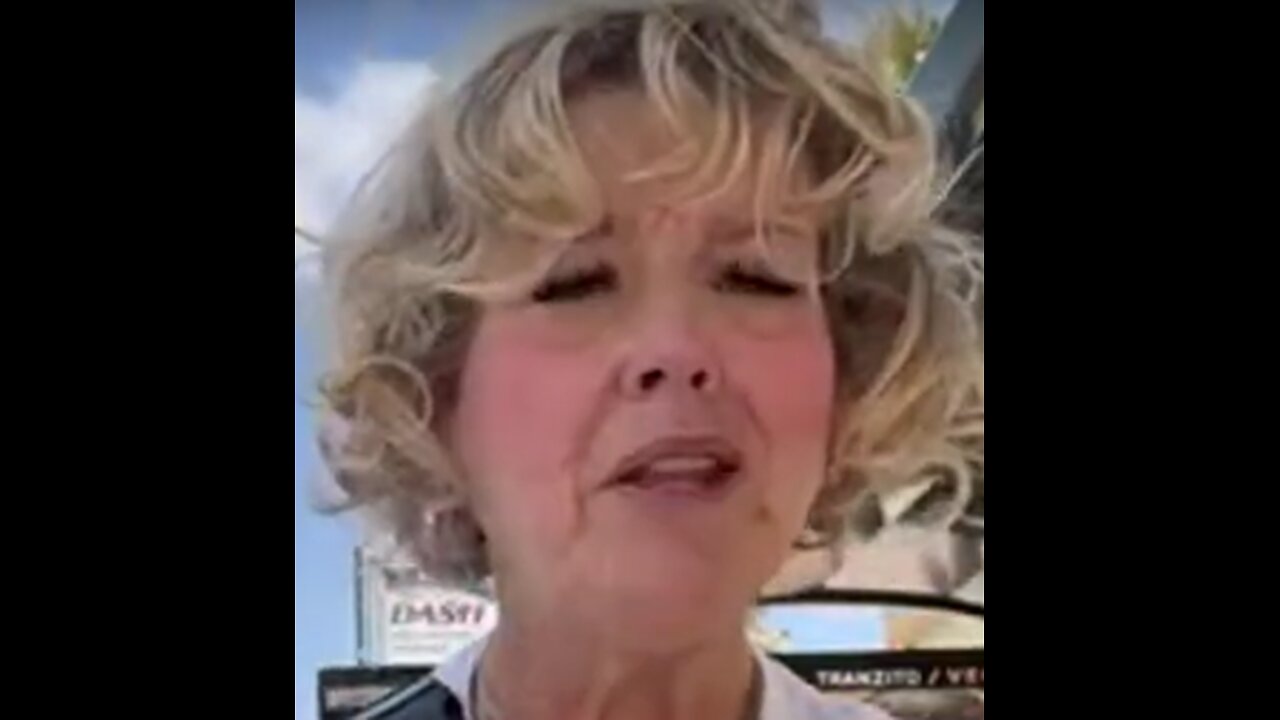 lolo attacks Robert Escobar