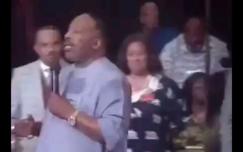 Pastor holds church hostage for $40,000