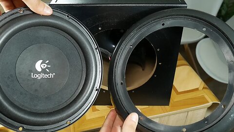 Look inside Logitech Z906 5.1 Speakers + trying open control console