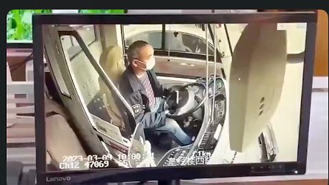 Bus driver could have been a spinner but he was restricted by his seat. Loses his soul.