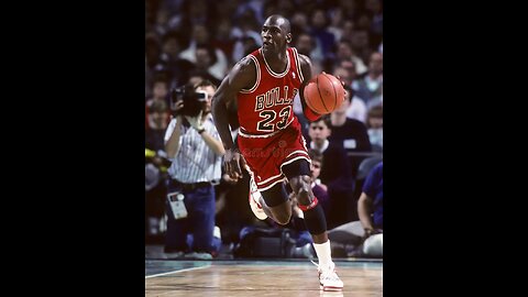 💬 Michael Jordan didn’t compete with others — he competed with his own potential.