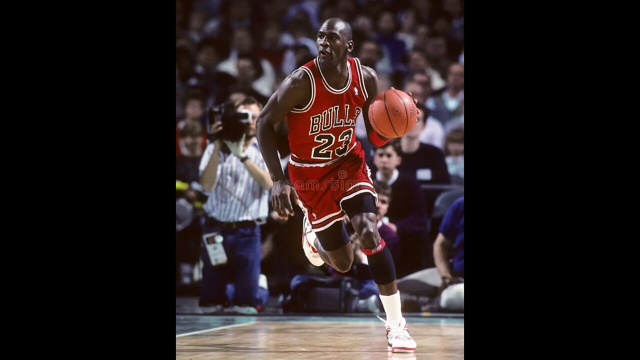 💬 Michael Jordan didn’t compete with others — he competed with his own potential.