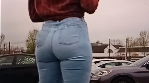 Glorious big bank in jeans