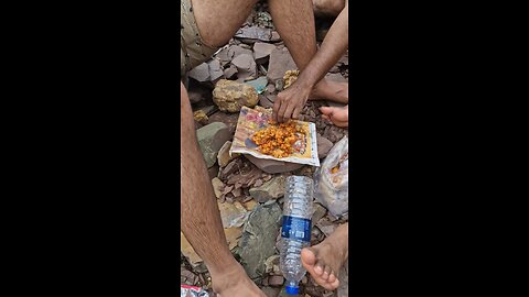 Delicious PAKODE And Water Area Of Jungle 😍🍄‍🟫