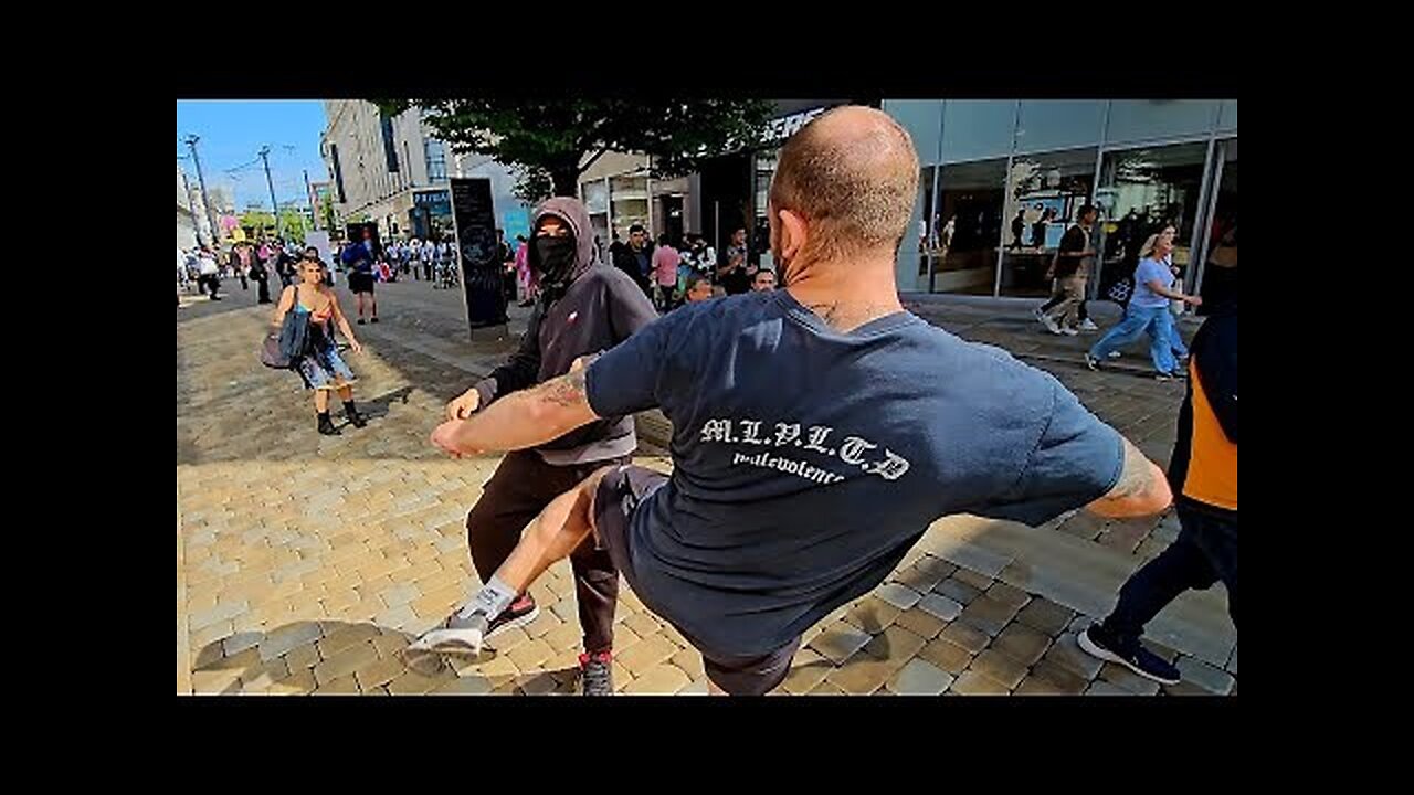 SLAP 🖐 AND 🥾 KICK MAN [FULL UNEDITED CLIP]