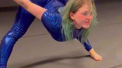 🤯✨ Contortionist Emilie Burns Bends Into Unbelievable Shapes! | FeedMyCuriosity