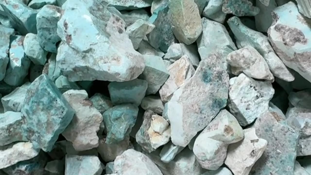 2025-0523-01 Our company has purchased a large amount of natural blue range color