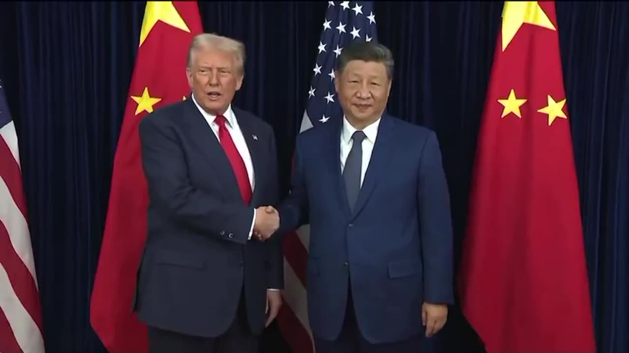 🇨🇳🇺🇸 Chinese President Xi Jinping meets with US President Trump to discuss trade deal.
