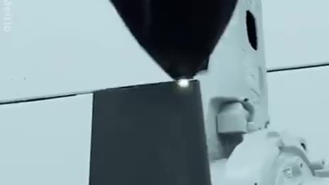 THIS ROBOT IS ABLE TO PRINT 3D METAL OBJECTS