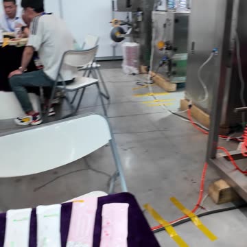 Minipress.ru Автоматический линийный укупорщик для фармацевтики