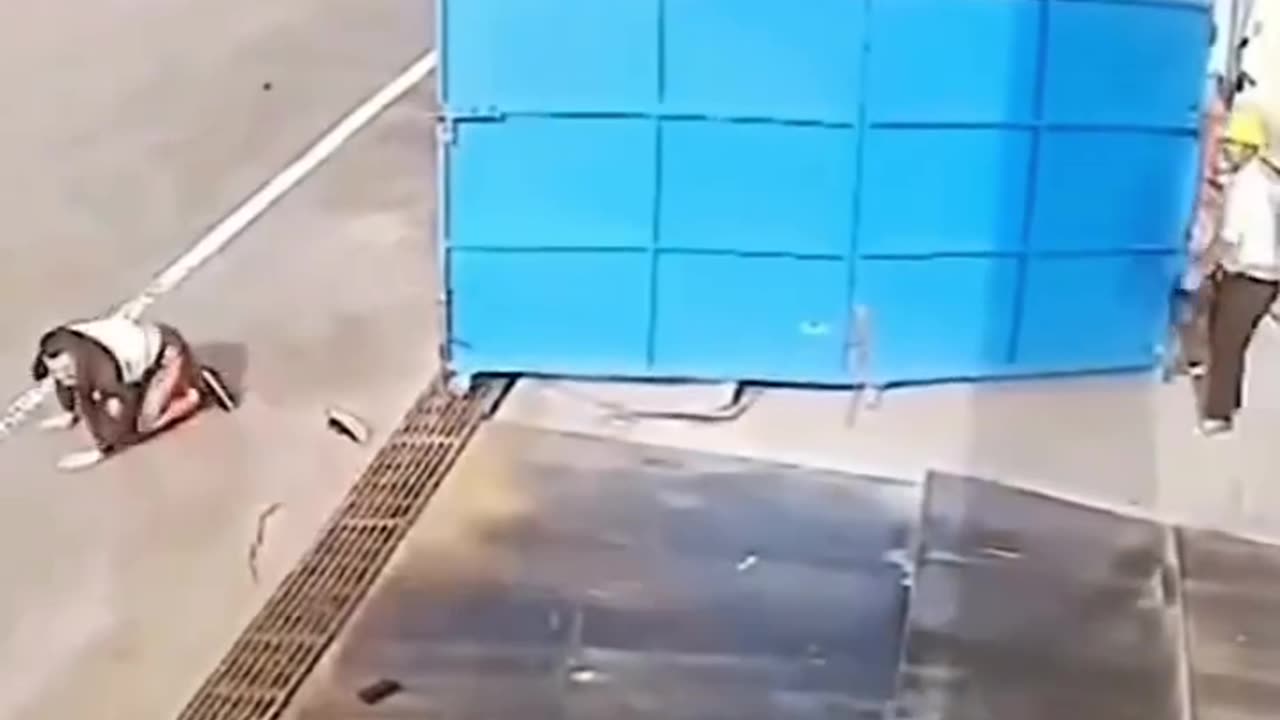 luck door automatic open