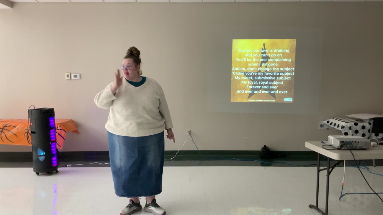 Karaoke 24 - Larissa - You'll Be Back