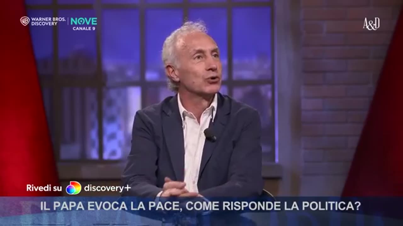 Marco Travaglio in tv sul riarmo UE con armi della NATO:politici ipocriti..La Meloni loda le parole di pace del Papa, ma poi parla di riarmo e aumenta le spese militari italiane al 2% del PIL per acquisto delle armi della NATO