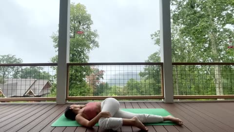 20 Minute Evening Yoga + Savasana Deep Stretch & Relax