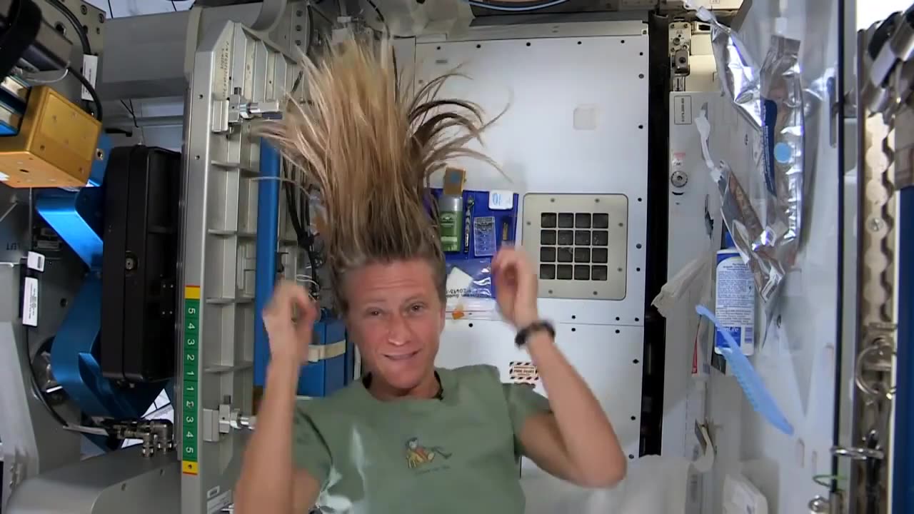 [Dec 19, 2018] Zero G CUTS on the International Fake Station # Flat Earth