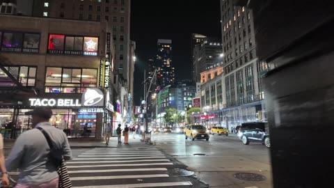 New York City LIVE Walking (chat on YouTube)