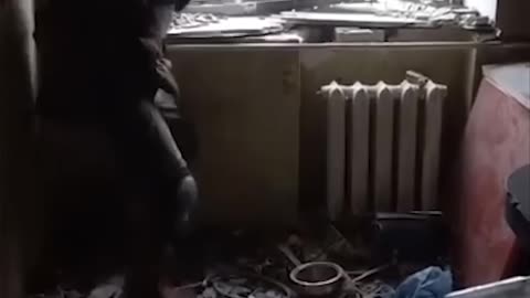 Ukrainian soldier narrowly avoids flying bullet