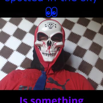 I Keep Seeing Noses in the Sky