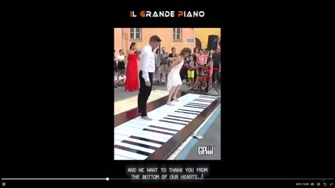 Quick Smile: Beautiful performance using a large floor piano, and more...