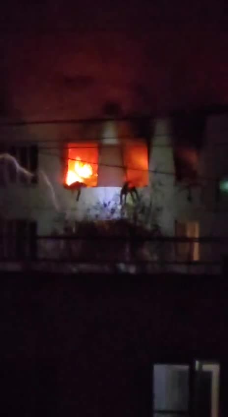 Weak Stream of Russian Firefighter Leaves Residents Hanging