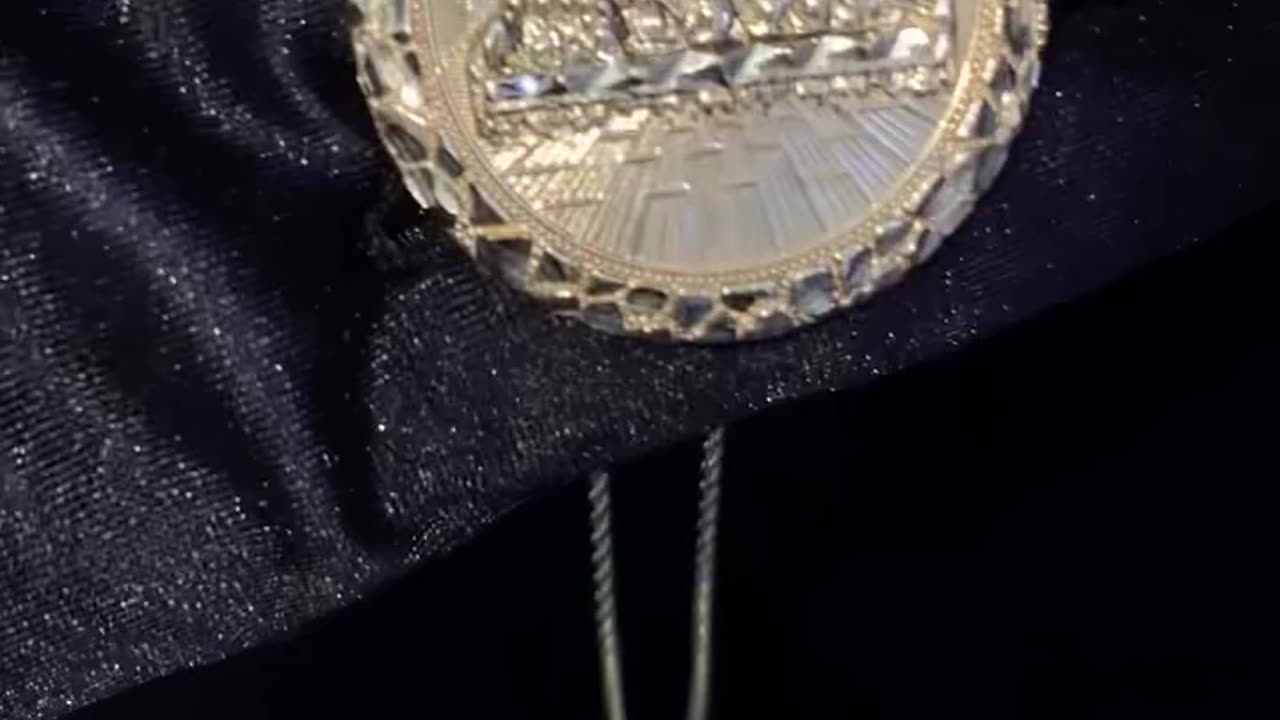 10K Solid Gold Last Supper Pendant Setup