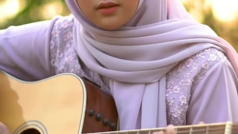 Gentle Guitar Flow 🎶 | #acousticshorts #muslimah #relaxing