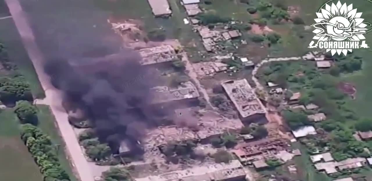 ✈️🇺🇦💣 Su-27 strike on Russian troops near Borysivka, Kharkiv region, - Soniashnyk