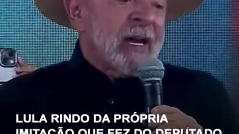 Lula rindo da própria imitação que fez do deputado licenciado Eduardo Bolsonaro