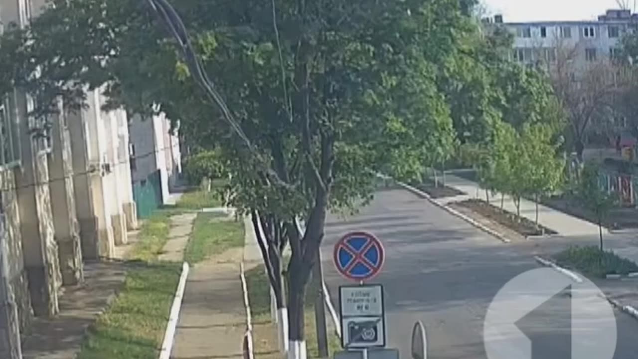 Ukraine Army Sending An RPG Into Ukraine Apt Complex