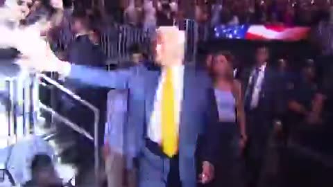 President Trump arrives in Miami for a UFC, and the audience erupts with excitement!