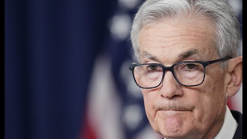 Fed Chair Ignores Trump's Blistering Criticisms, Goes His Own Way on Interest Rates