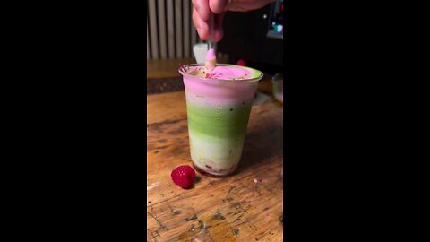 Stawberry Matcha Drink