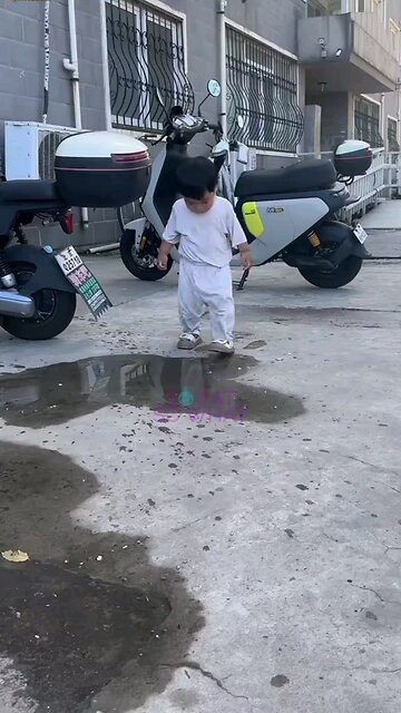 Baby please look ahead