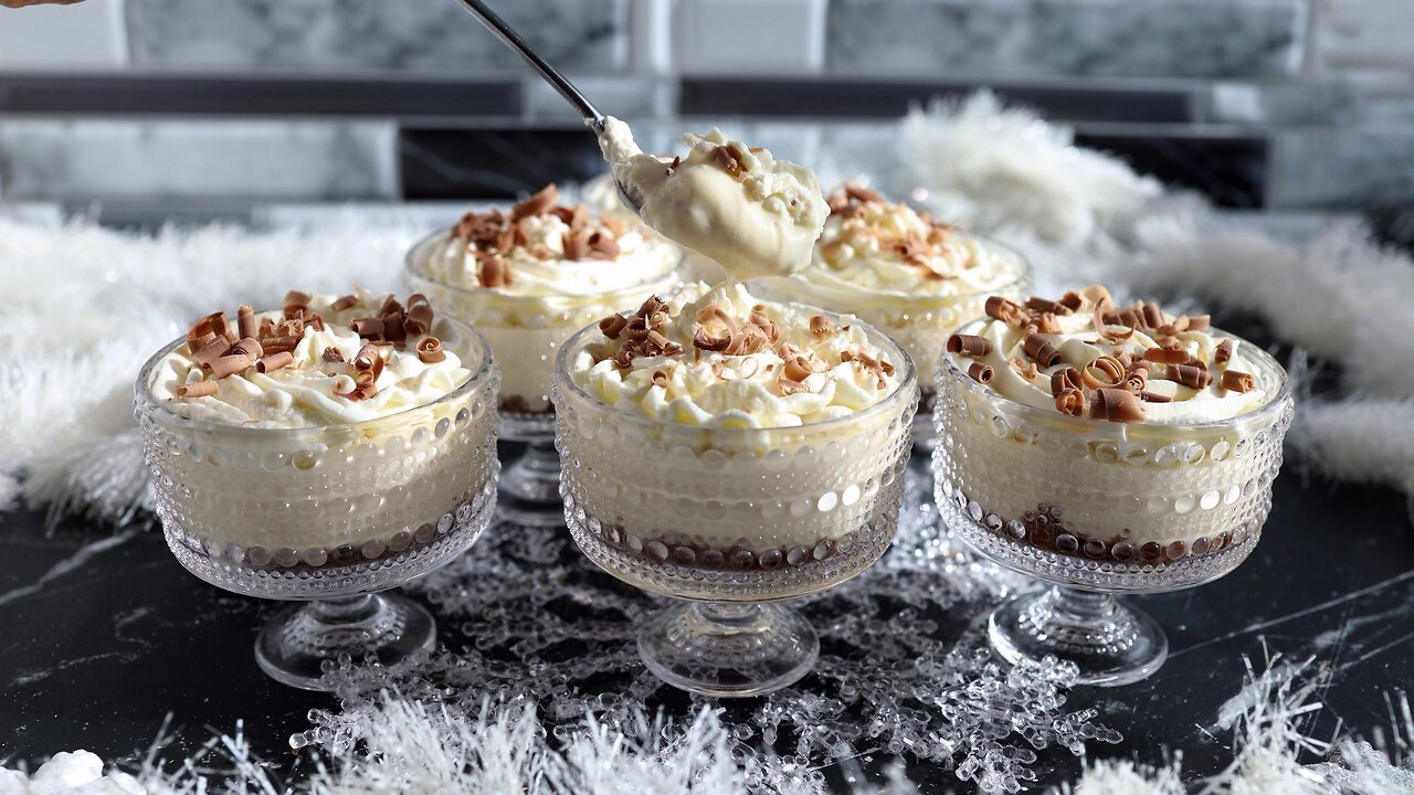 Easy Cheesecake Cups with Baileys and Chocolate (No-Bake)