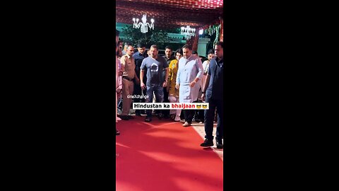 salaman Khan arrives in style # salman khan #bhaijaan