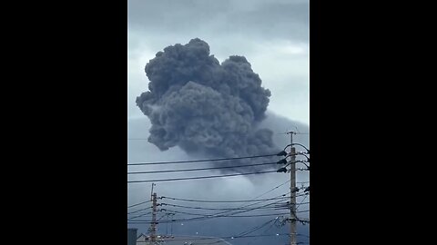 SAKURAJIMA VOLCANO🏘️🌋📸ERUPTS IN KAGOSHIMA JAPAN🇯🇵🌋🏜️💫