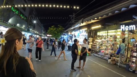 🇹🇭 Exploring Chatuchak Weekend Market 🛍️ | Bangkok’s Biggest Street Market 🥢🌿