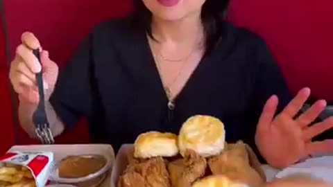 Viral: You want biscuit? #food #eating #chicken