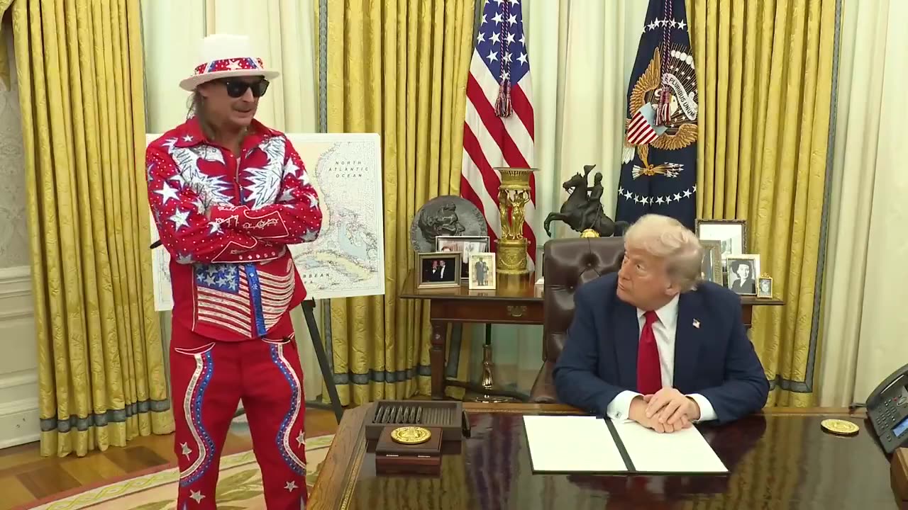 🚨🔥President Trump signs an executive order target concert ticket scalping.