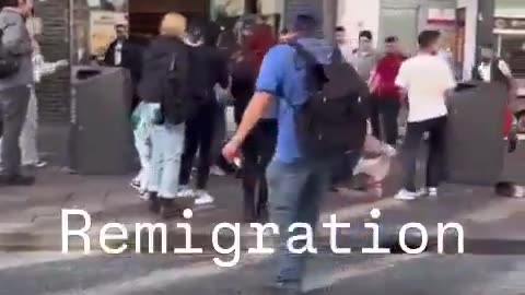🇩🇪 Assorted groups of foreigners battle in the streets of Germany.
