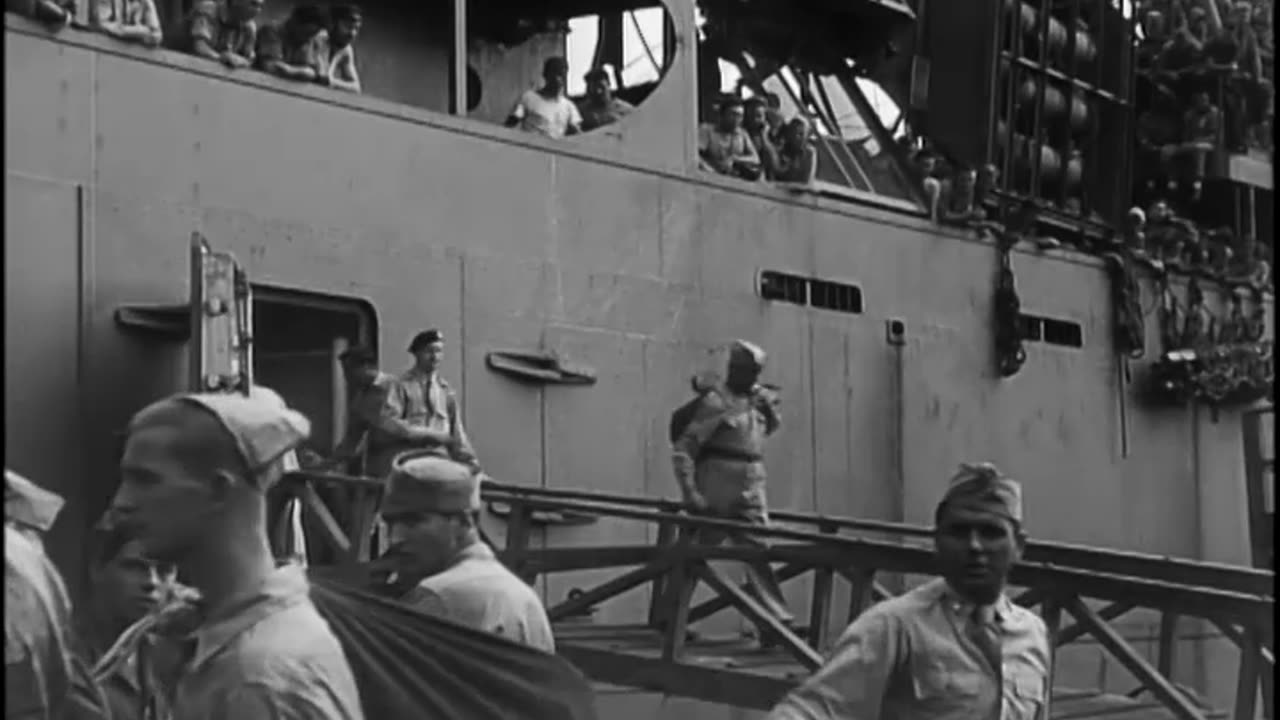 ADM. NIMITZ CONGRAT... - ADM. NIMITZ CONGRATULATES AUSTRALIAN SURVIVORS ABOARD USS CA - 428-npc-5775