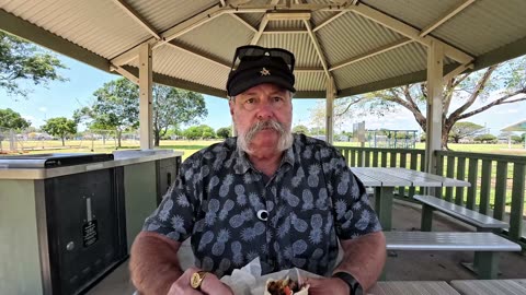 Authentic Greek Gyros Review 🇬🇷 | Boundary Street Fish & Burger (Townsville)