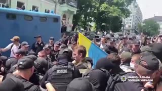🤕🛡️ Ukraine War | Ukrainian Serviceman Attacks Police During Scuffle | RCF