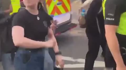 UK Police BUSTED transporting & escorting Far Left Renta-Protestors tonight in Epping