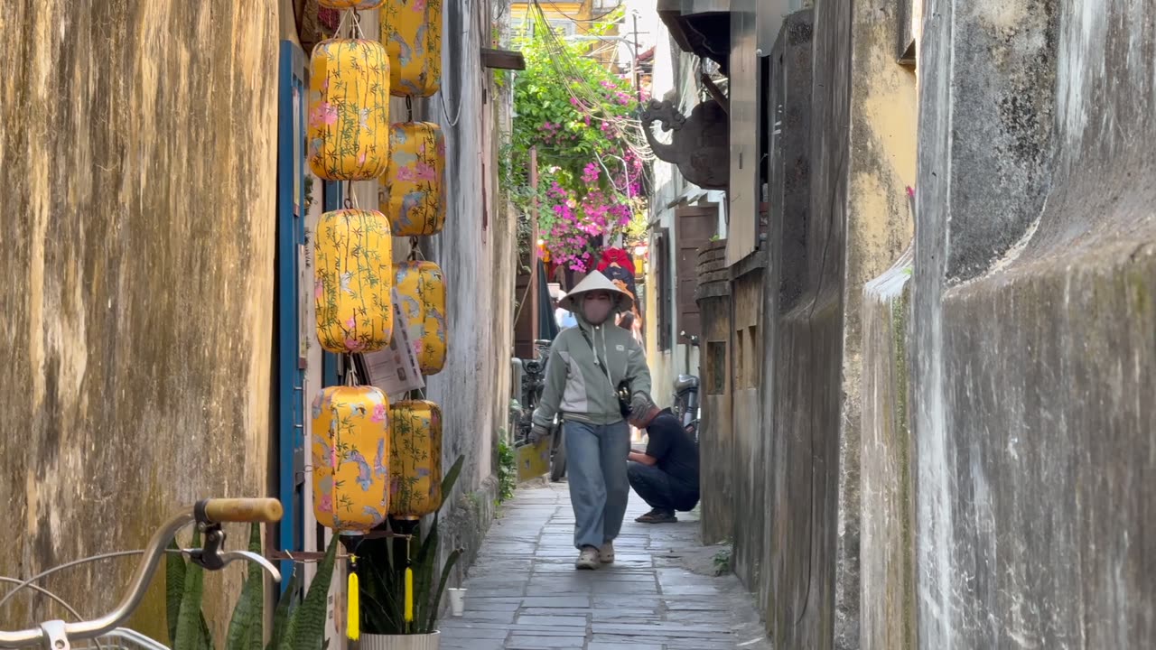 Walking around Hoi An, Vietnam