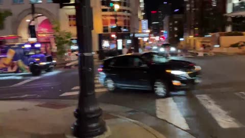 NASHVILLE TN LIVE BROADWAY STREET / PEOPLE WATCHING / BANDS WATCHING / BARS