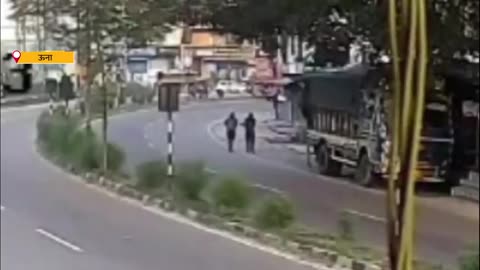 Pajeets practicing in India on how to drive commercial trucks in Australia!