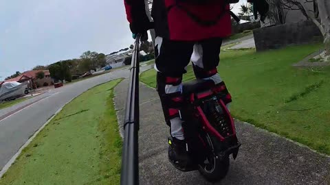 2 Legs 1 Wheel