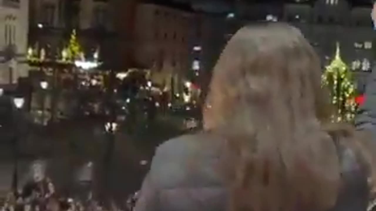 María Corina Machado comes out to support and cheers in Oslo, Norway following