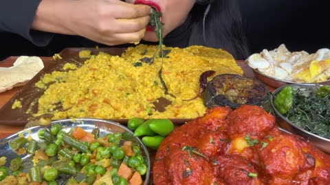 ASMR EATING KICHDI,BAINGAN FRY,EGG FRY,VEGETABLE FRY,SHAK,PAPAD _FOOD VIDEOS_